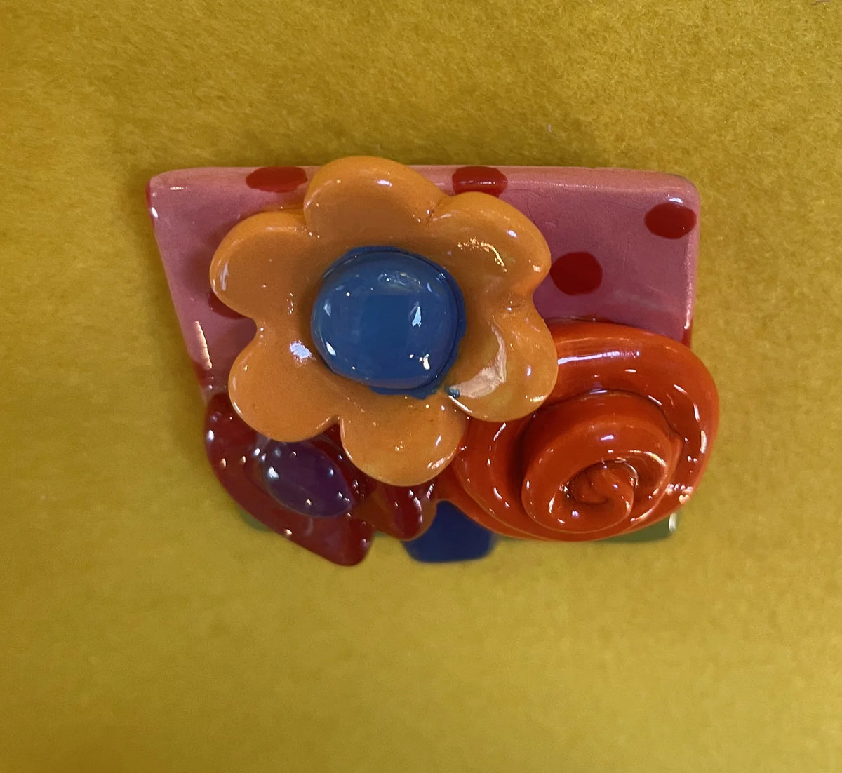 Brooch with Pink and Green Background