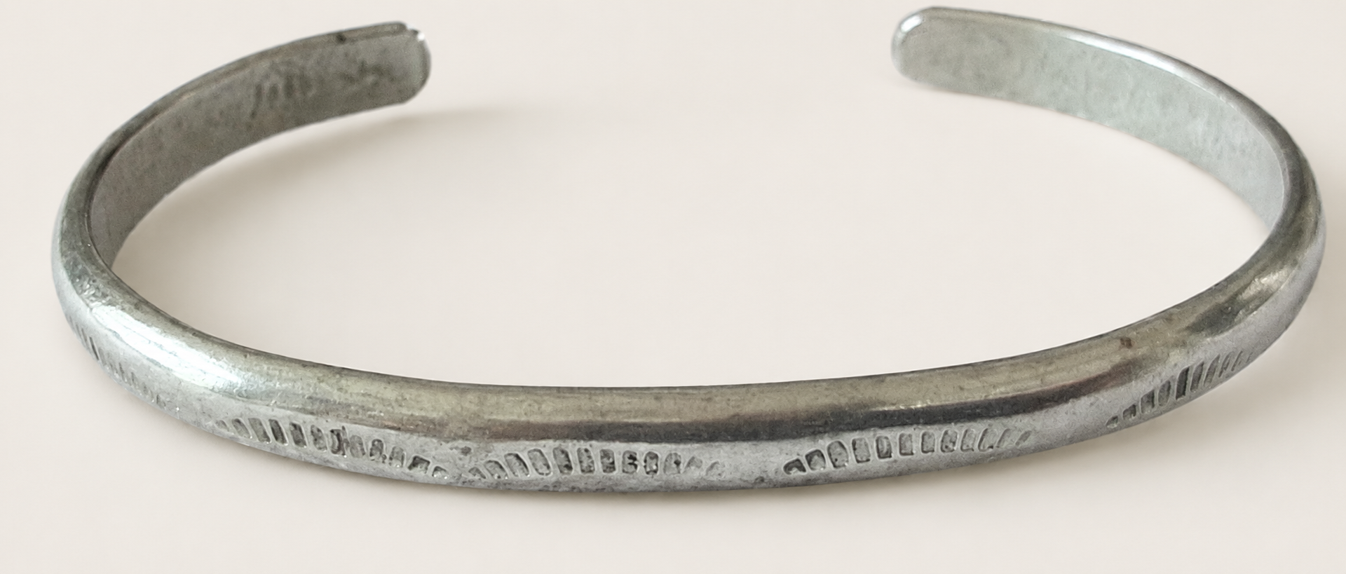 Vintage Southwestern Snake Jaw Stamped Silver Tone Open Cuff Bracelet