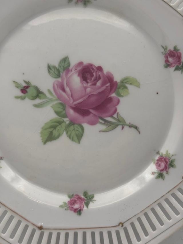 Schumann Bavaria Reticulated Pink Rose Plate Gold Trim