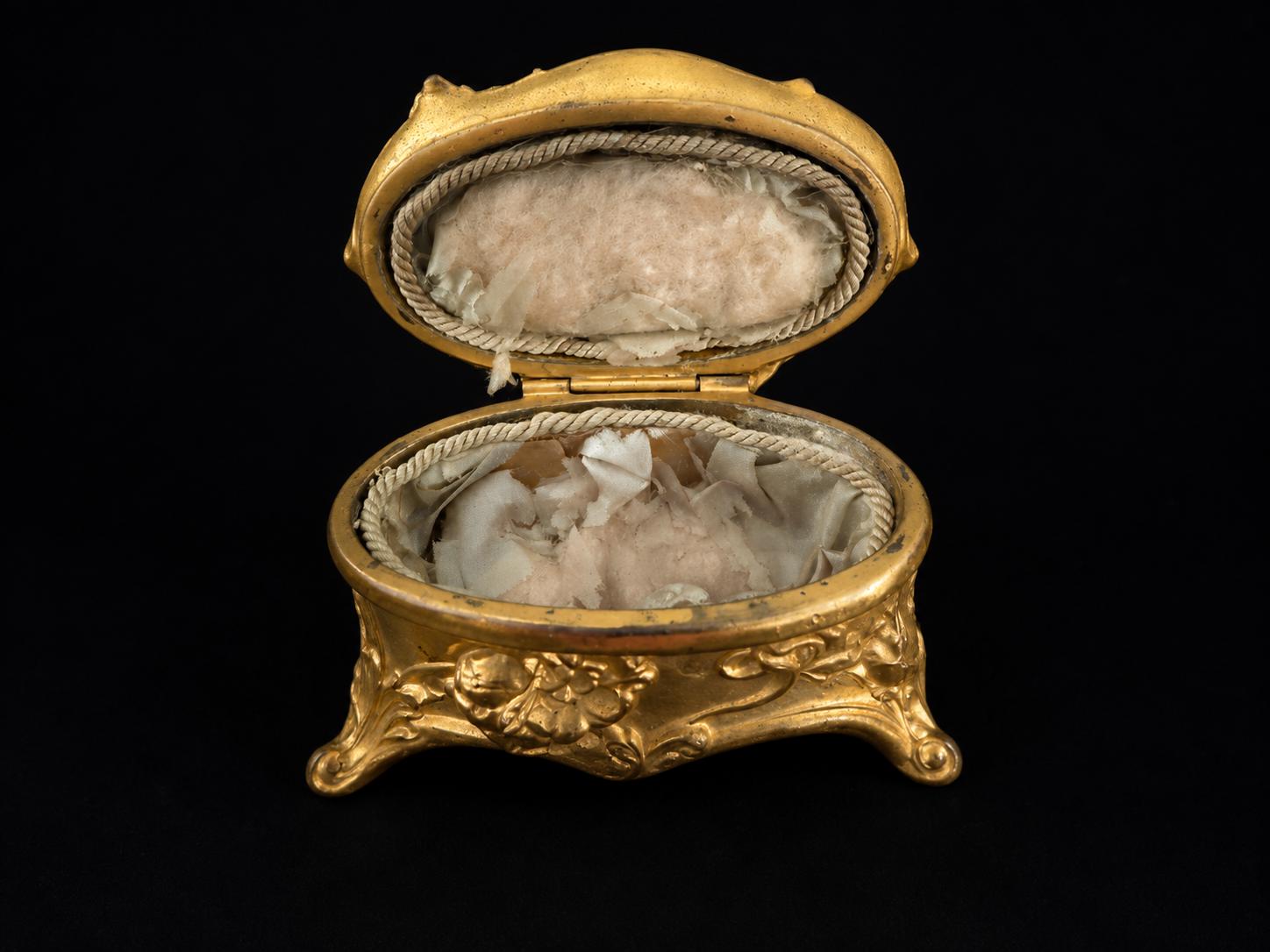 Antique Weidlich Brothers OrmoluStyle Jewelry Casket  WB 346  Early 1900s with Ormolu Finish