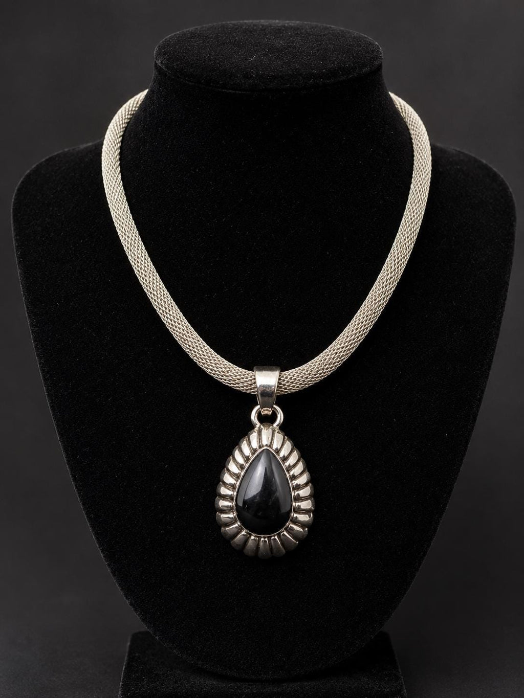 Vintage-Style Statement Necklace with Magnetic Clasp, Chunky Costume Jewelry, Modern Boho Evening Necklace