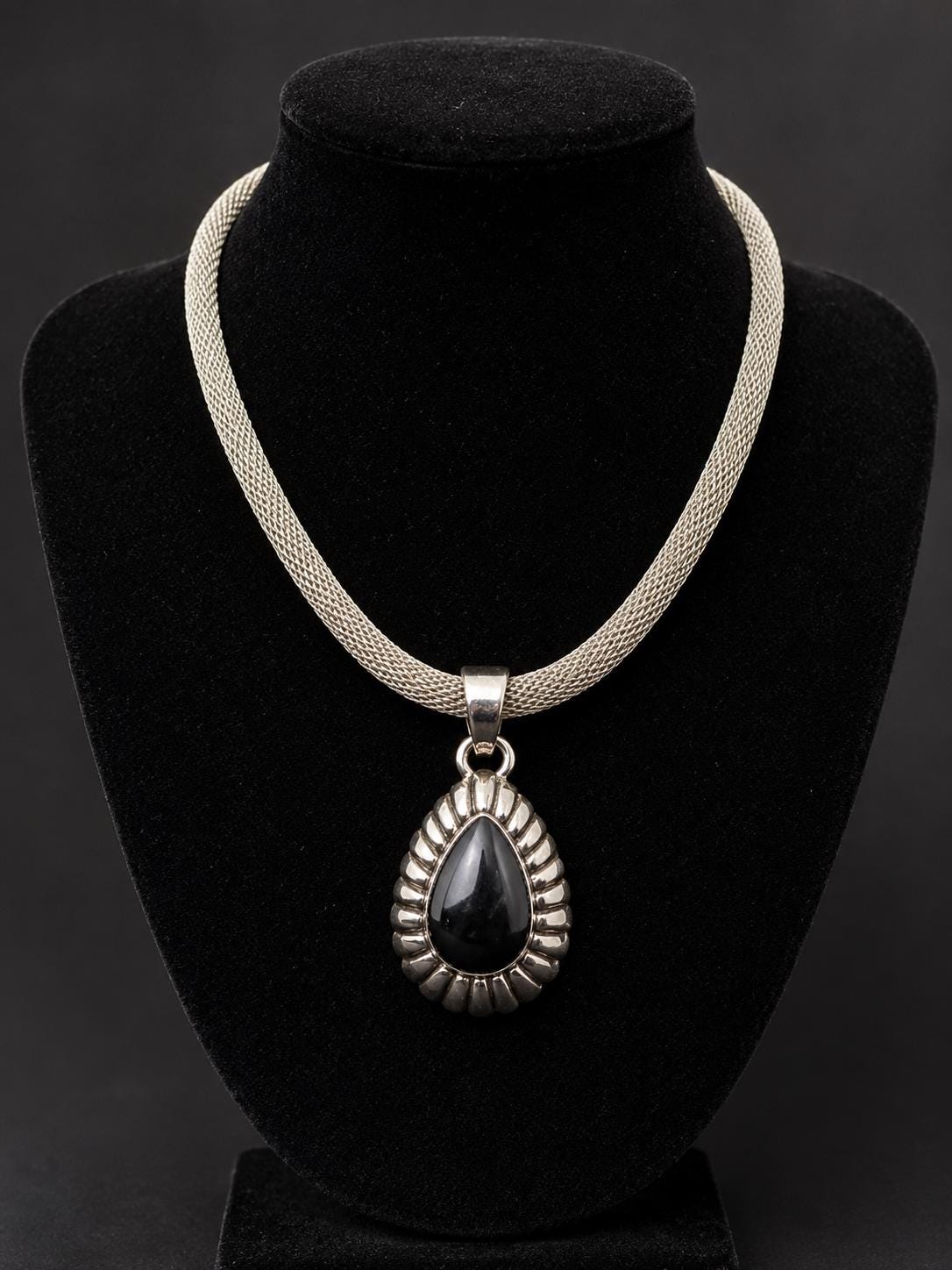 Vintage-Style Statement Necklace with Magnetic Clasp, Chunky Costume Jewelry, Modern Boho Evening Necklace