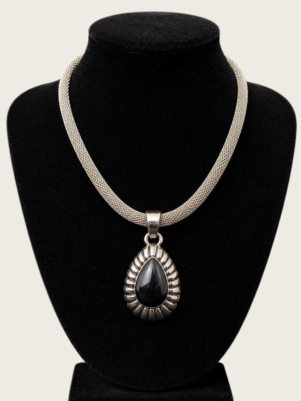 Vintage-Style Statement Necklace with Magnetic Clasp, Chunky Costume Jewelry, Modern Boho Evening Necklace