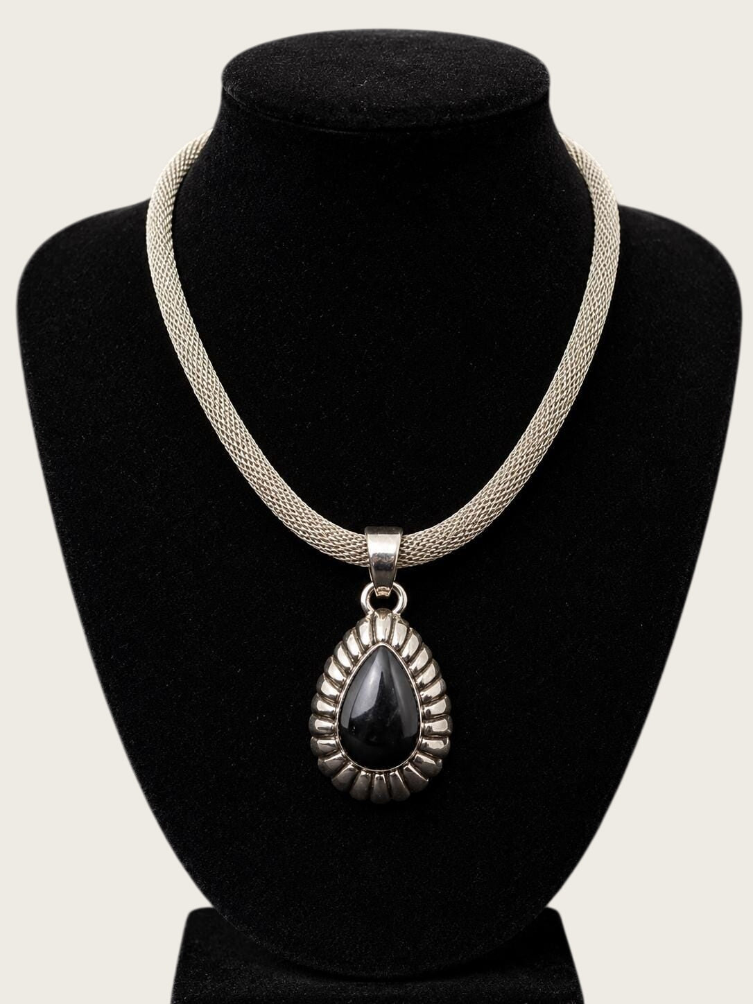 Vintage-Style Statement Necklace with Magnetic Clasp, Chunky Costume Jewelry, Modern Boho Evening Necklace