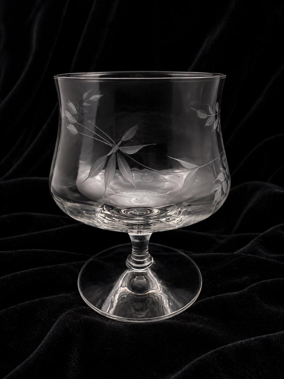 Etched Glass Shrimp Cocktail Goblets Set of 7 with Sauce Inserts | Leaf Appetizer Cups