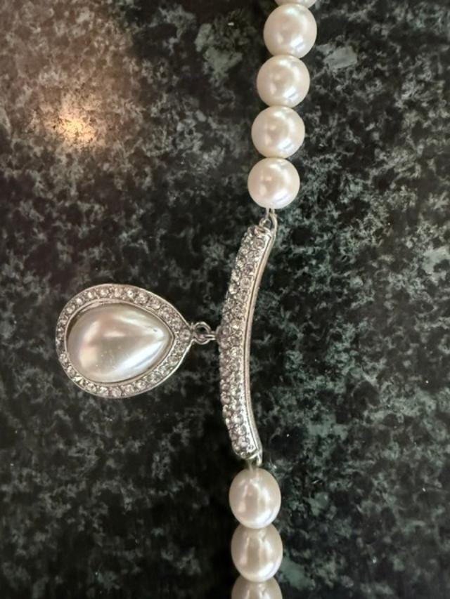 Vintage Faux Pearl Rhinestone Teardrop Pendant Necklace Silver Tone Statement Jewelry