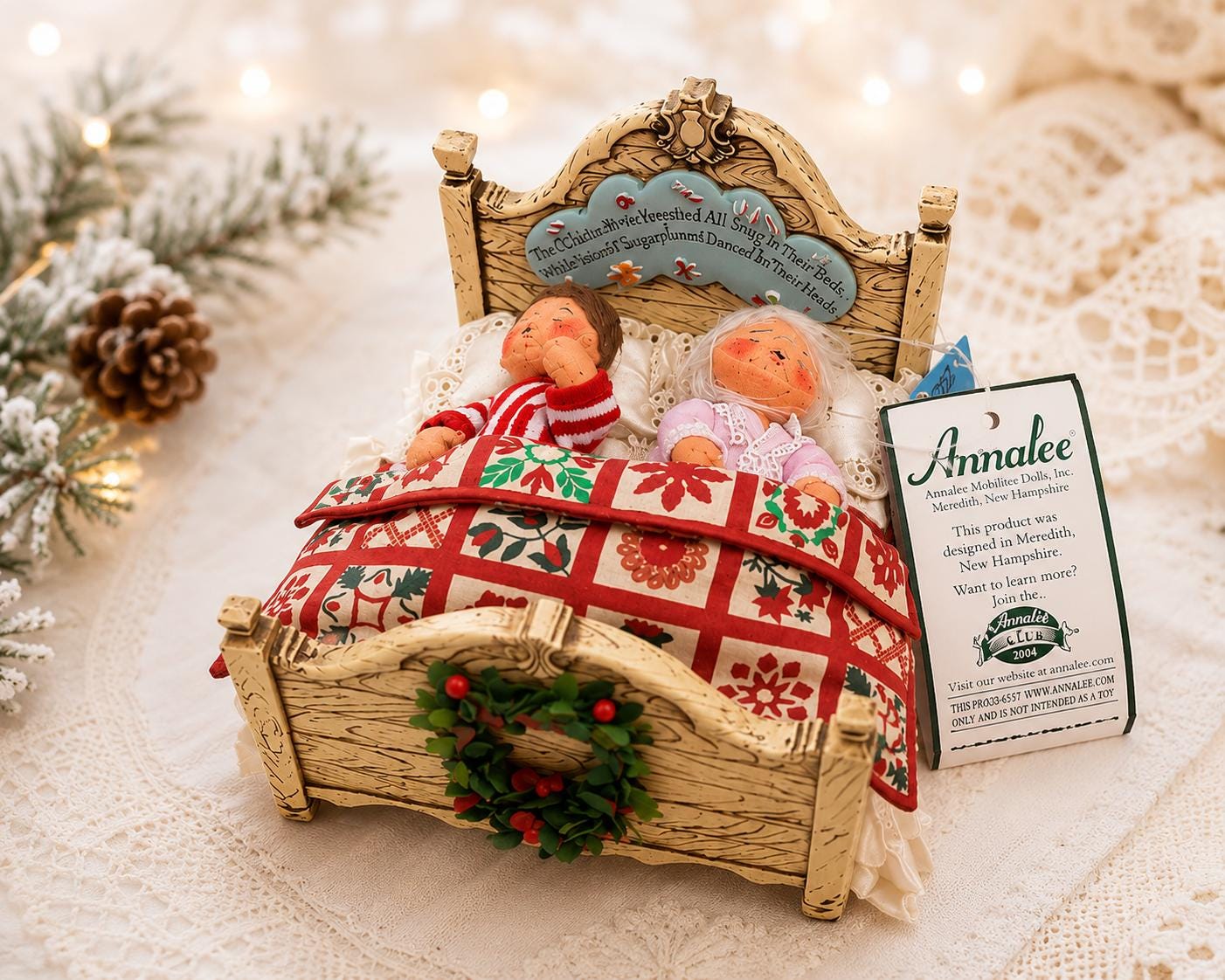 Rare Find 2004 Annalee Collectors Club Christmas Bedtime Doll Bed Scene with Original Tags