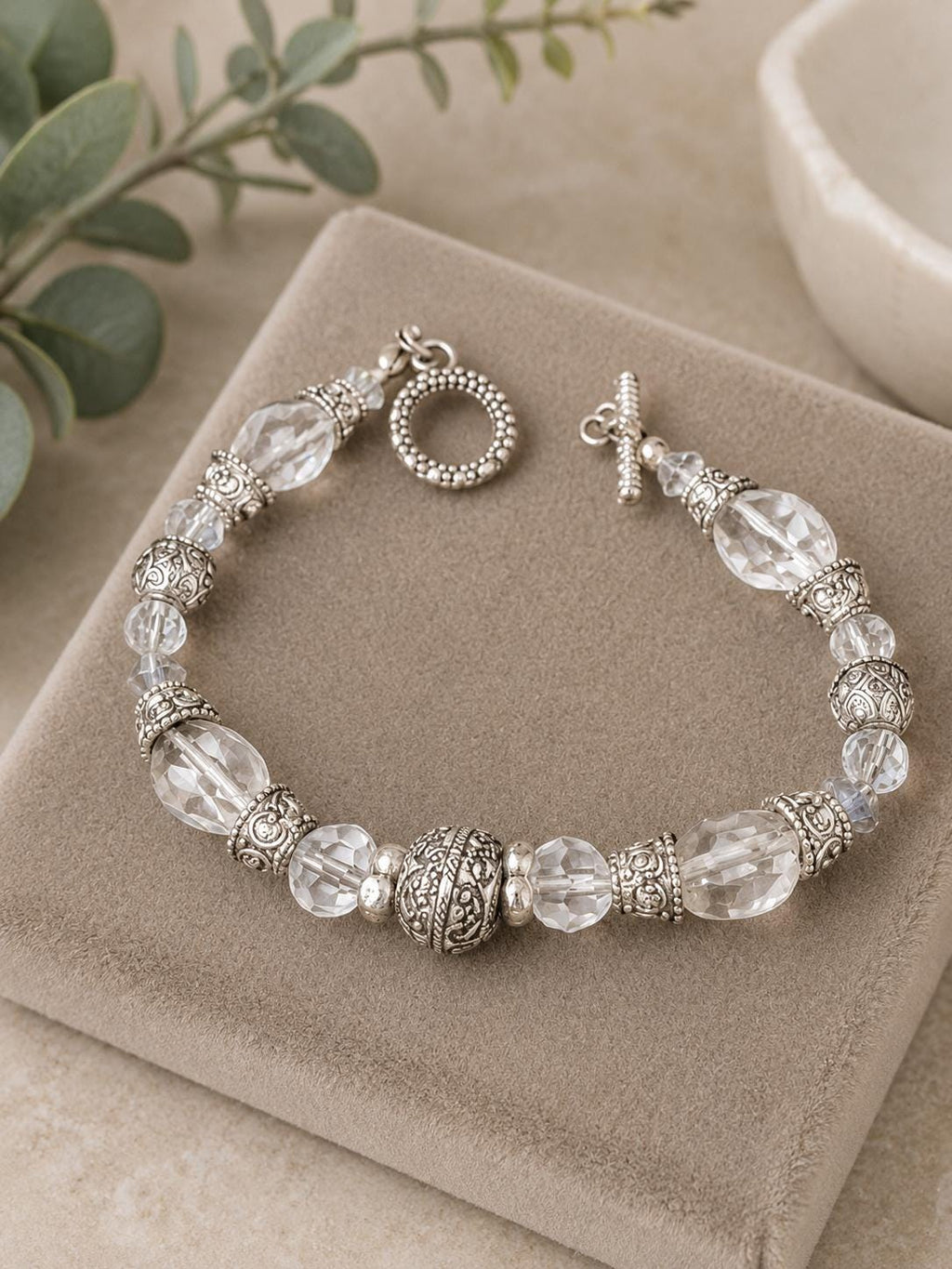 Clear Faceted Bead Bracelet Silver Tone Toggle Clasp 8.25" Vintage Style Jewelry