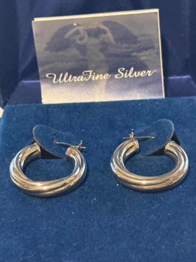 Vintage UltraFine Silver 1" Polished Hoop Earrings w/ Original Box