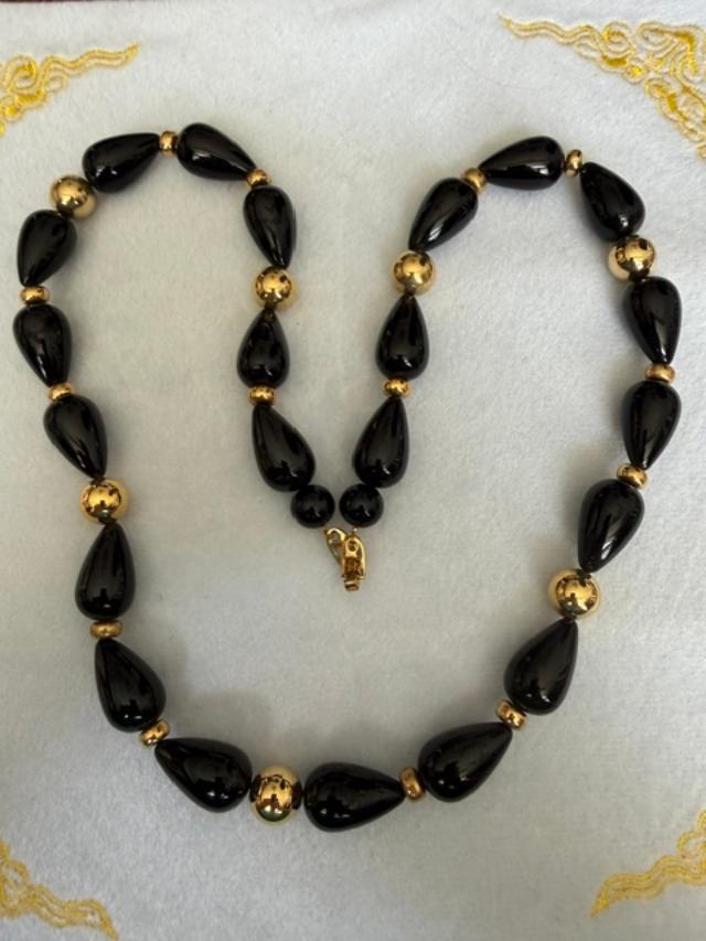 Vintage 1980s Napier Black Lucite Teardrop Gold Tone Bead Necklace 29 Inch