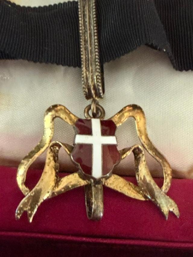 Vintage Cased Maltese Cross Medal Order Set Crowned Enamel Decoration
