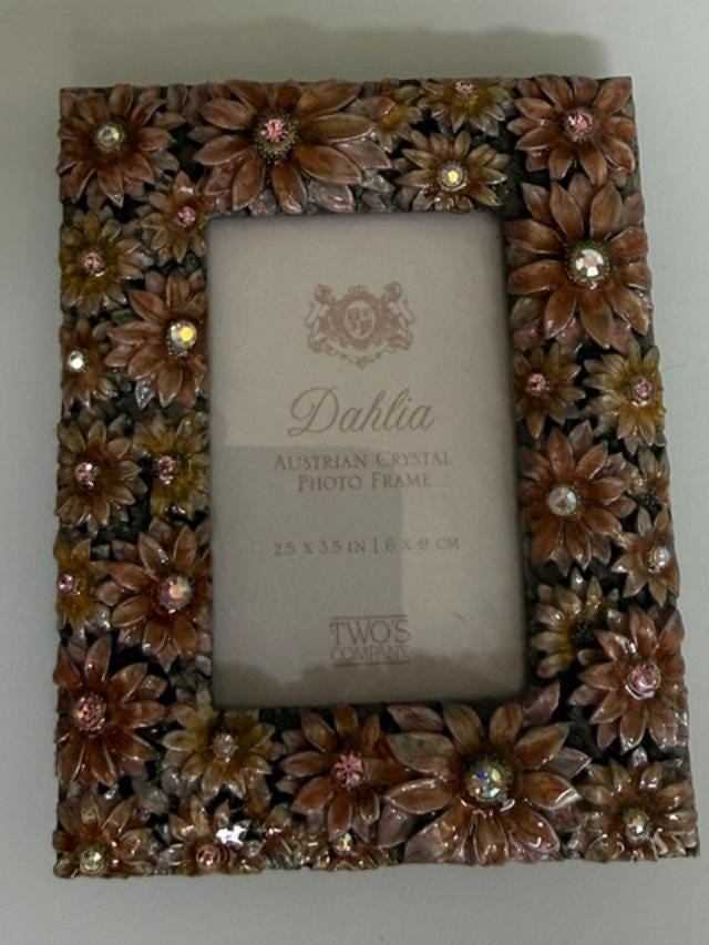 Dahlia Austrian Crystal Floral Frame 2.5x3.5 Photo 3.5x4.5 Overall