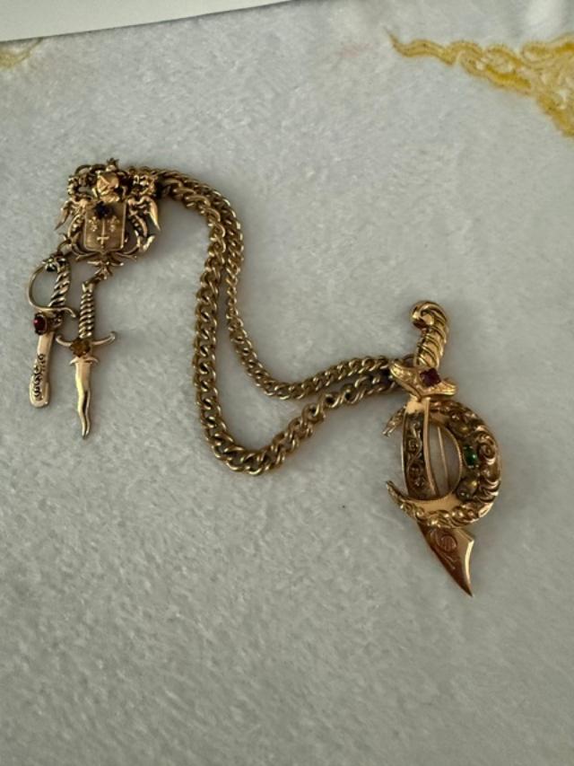 Vintage Heraldic Sword Sweater Guard Shawl Pin