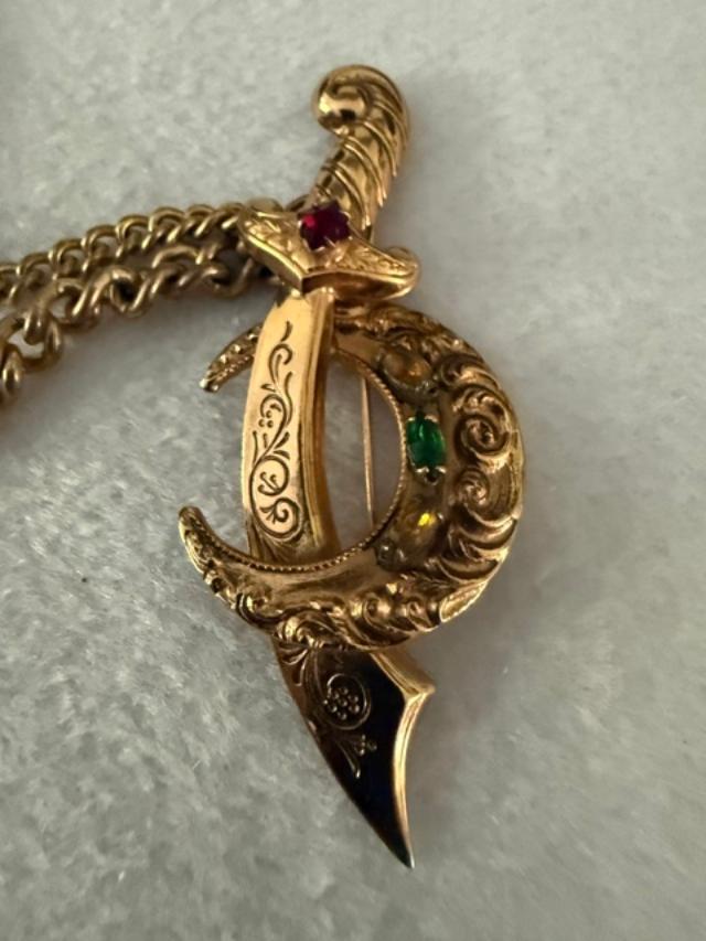 Vintage Heraldic Sword Sweater Guard Shawl Pin