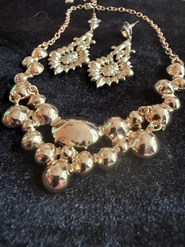 Vintage SHB Gold Tone Rhinestone Bib Necklace and Chandelier Earrings Set