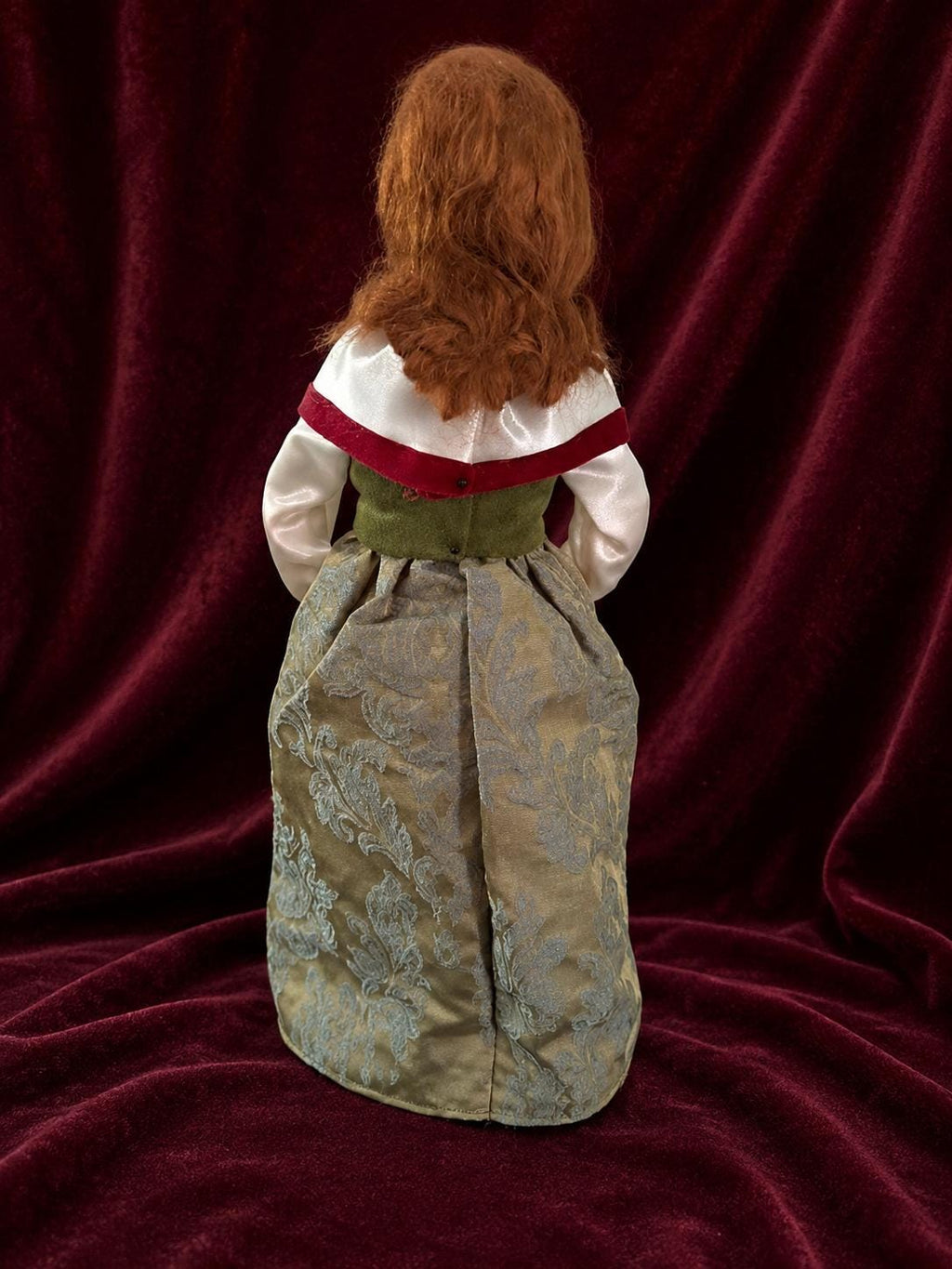 Byers Choice Two Turtle Doves Woman Caroler 12 Days Christmas