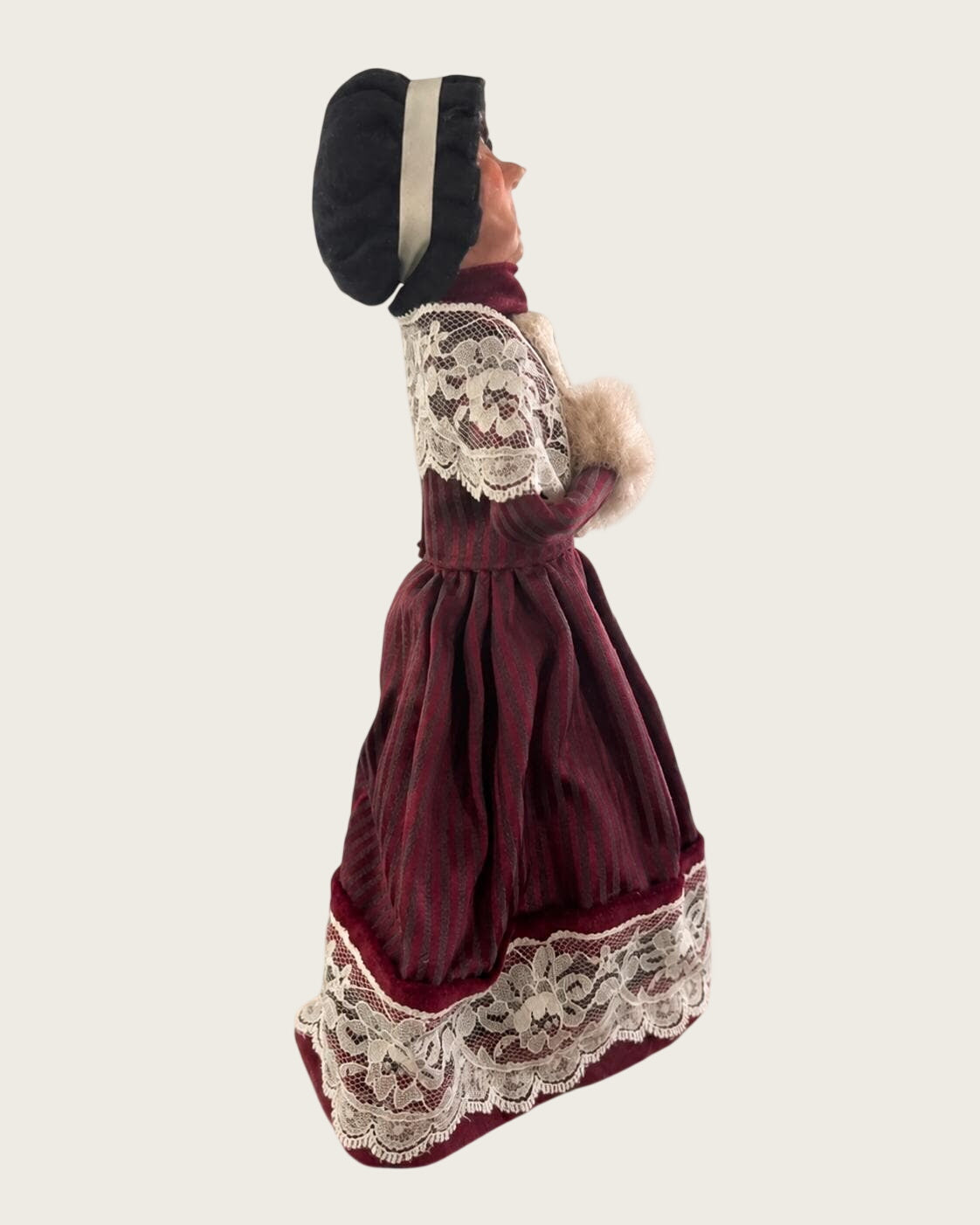 Vintage Byers Choice 2002 Limited Edition Woman Caroler Fur Muff 34/100