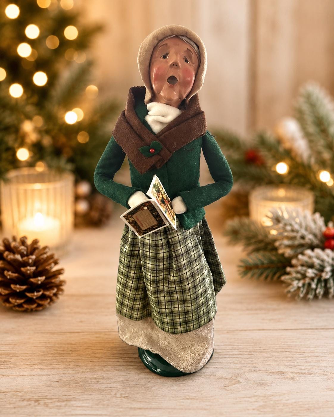 Byers Choice 2003 Traditional Grandparent Caroler 3/100 Signed 13