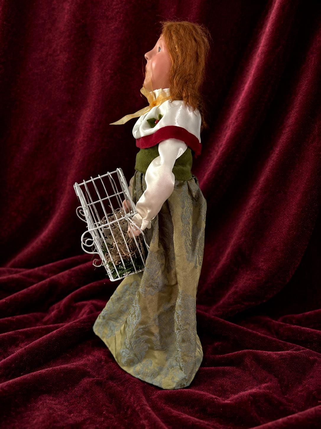 Byers Choice Two Turtle Doves Woman Caroler 12 Days Christmas