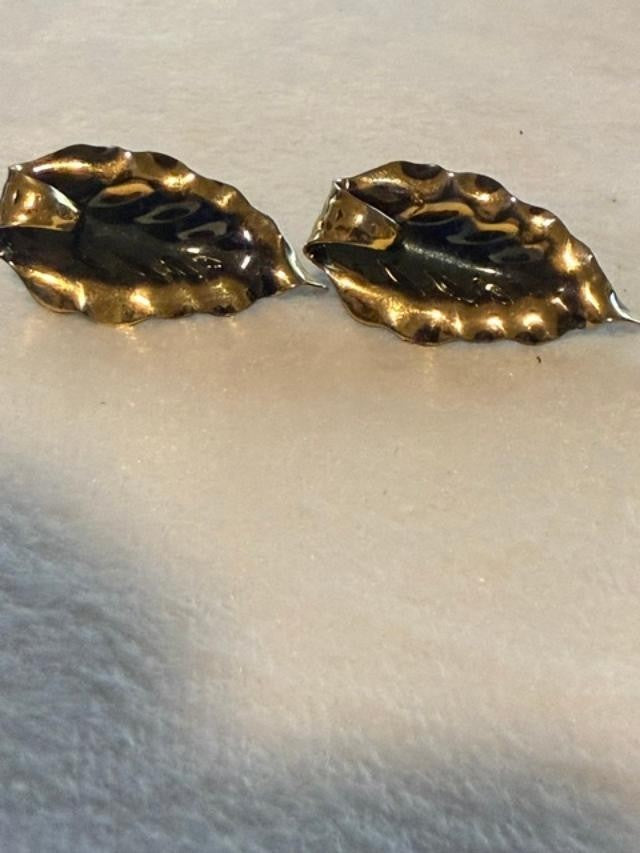 Vintage Gold Tone & Black meta lLeaf Clip On Earrings Modernist