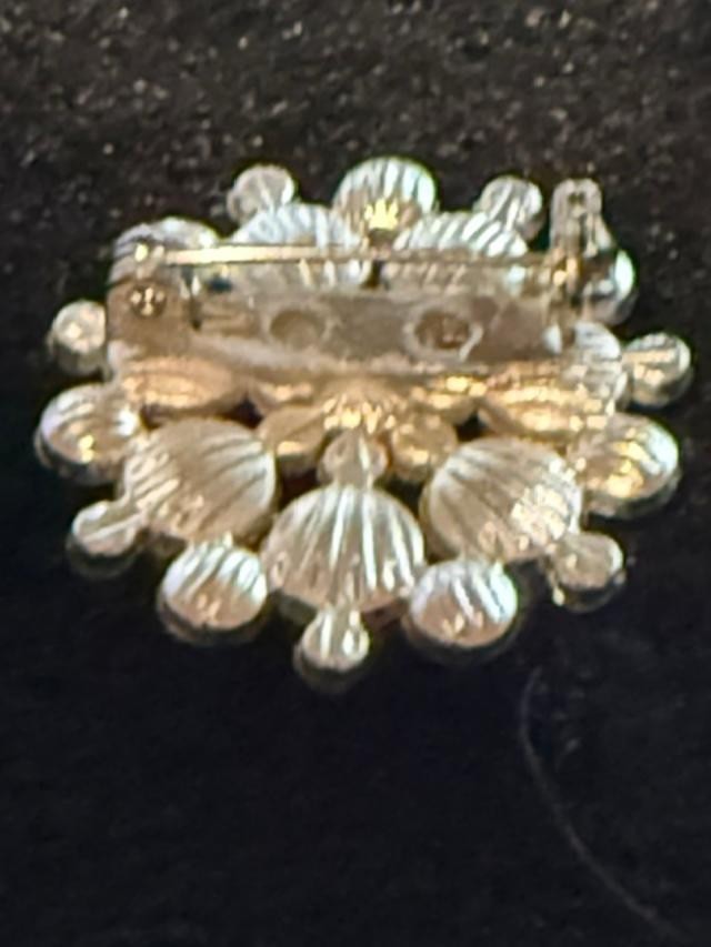 Faux Pearl Clear Rhinestone Cluster Brooch Pin
