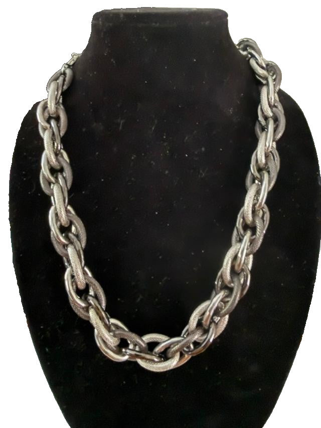 Vintage Silver Tone Chunky Mesh Link Necklace, Alternating Textured Oval Links