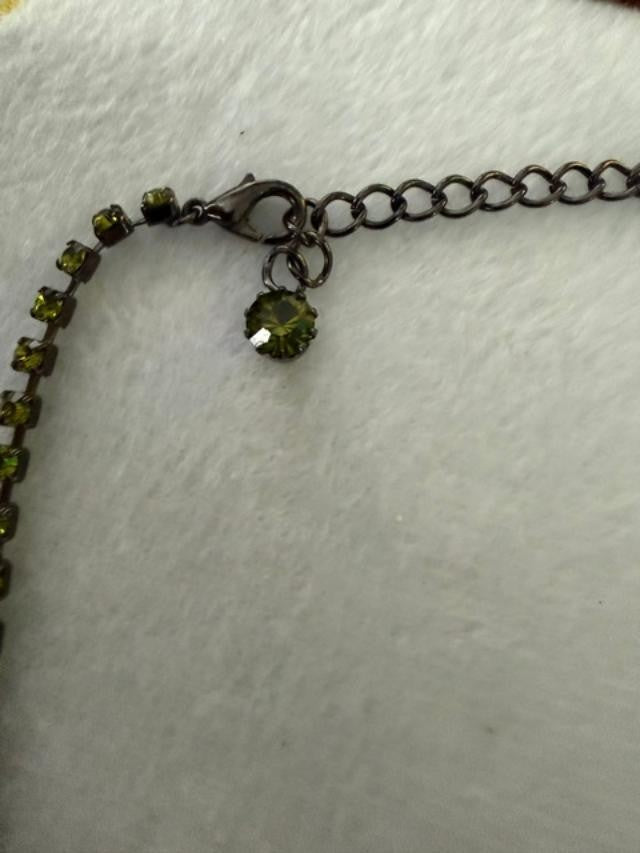 Tiara Misu signed green rhinestone crystal Y-drop lariat necklace