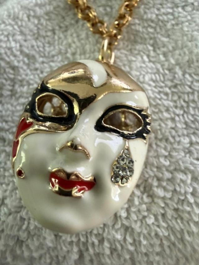 Vintage Gold Tone Venetian Masquerade Mask Pendant Necklace Enamel Rhinestone 31