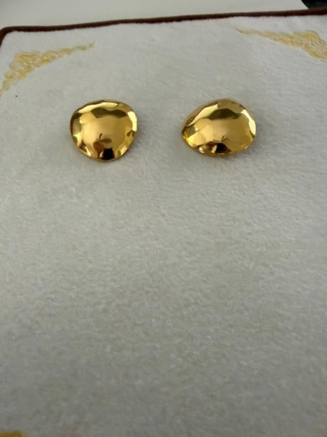 Vintage Gold Tone Hammered Disc Clip On Earrings 1.75" Modernist Unmarked