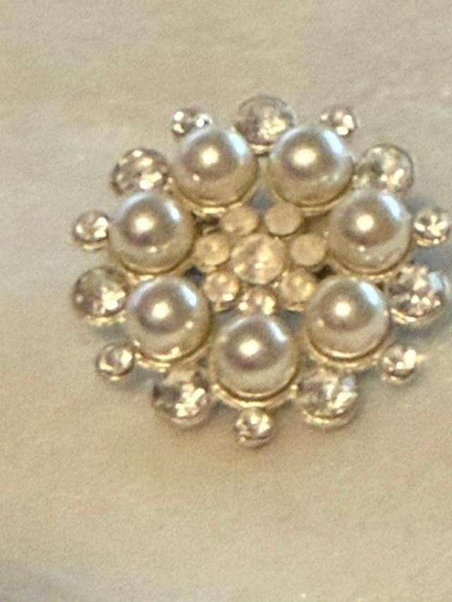 Faux Pearl Clear Rhinestone Cluster Brooch Pin