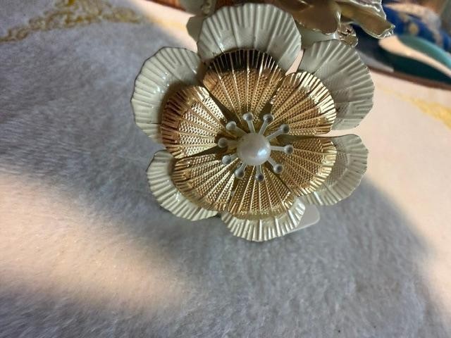 Chunky Gold Metal Flower Cuff Bracelet Filigree Wrap Rose Daisy's Pearl Large
