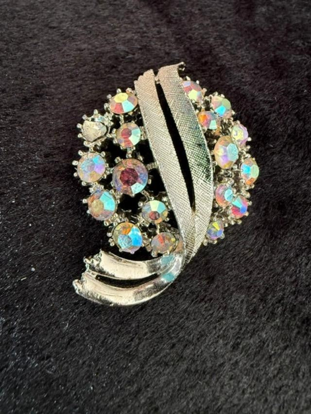 Vintage ART Aurora Borealis Rhinestone Brooch, 1950s
