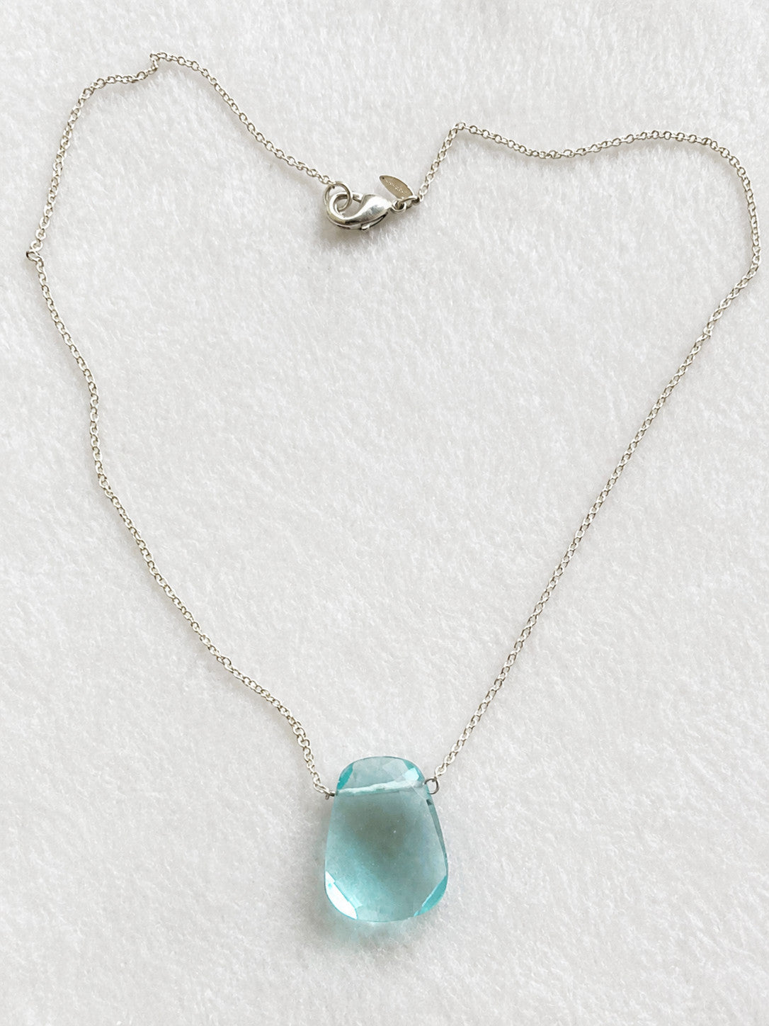 Avon Signed 15” Aqua Blue Faceted Pendant Necklace Silver Tone