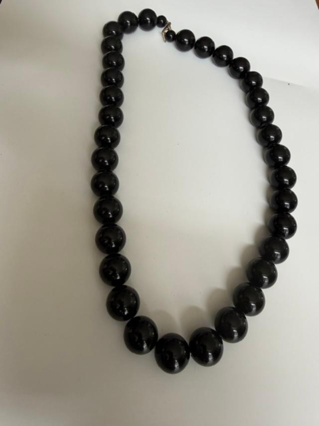 24" black bead necklace with uniform approx. 18 mm glossy round beads