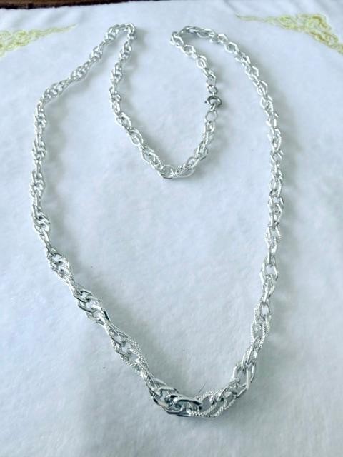 Silver Tone Textured Twisted Oval Link Long Chain Necklace 29” Lightweight