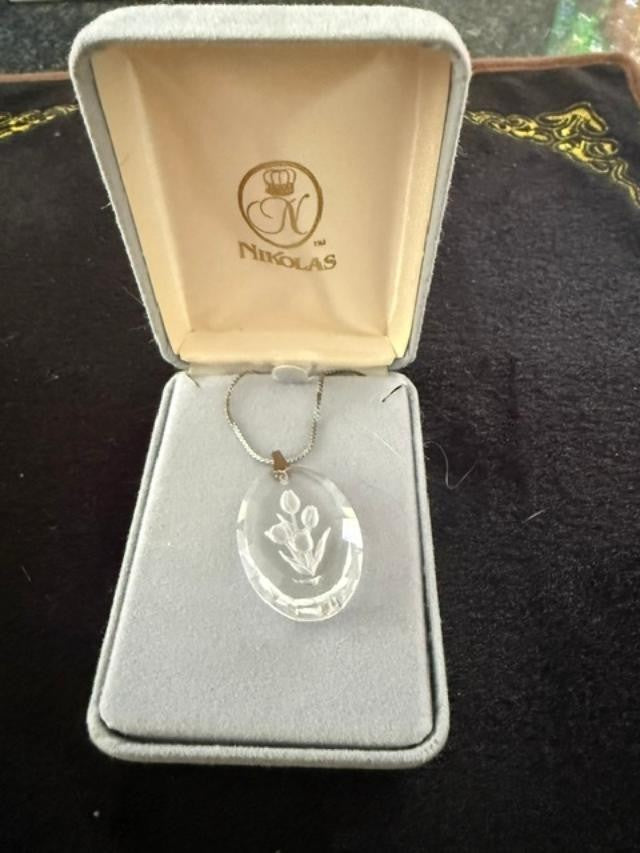 Vintage Intaglio Glass Tulip Pendant Faceted Crystal Floral Necklace Charm gift