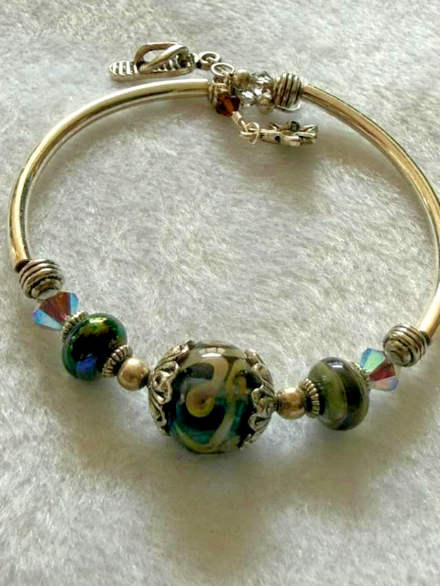 Handmade Artisan Lampwork Art Glass Bangle Bracelet Green Swirl Beads Leaf Charm