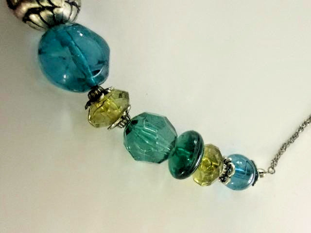 Teal Blue Green Chunky Acrylic Bead Statement Necklace Silver Tone 20