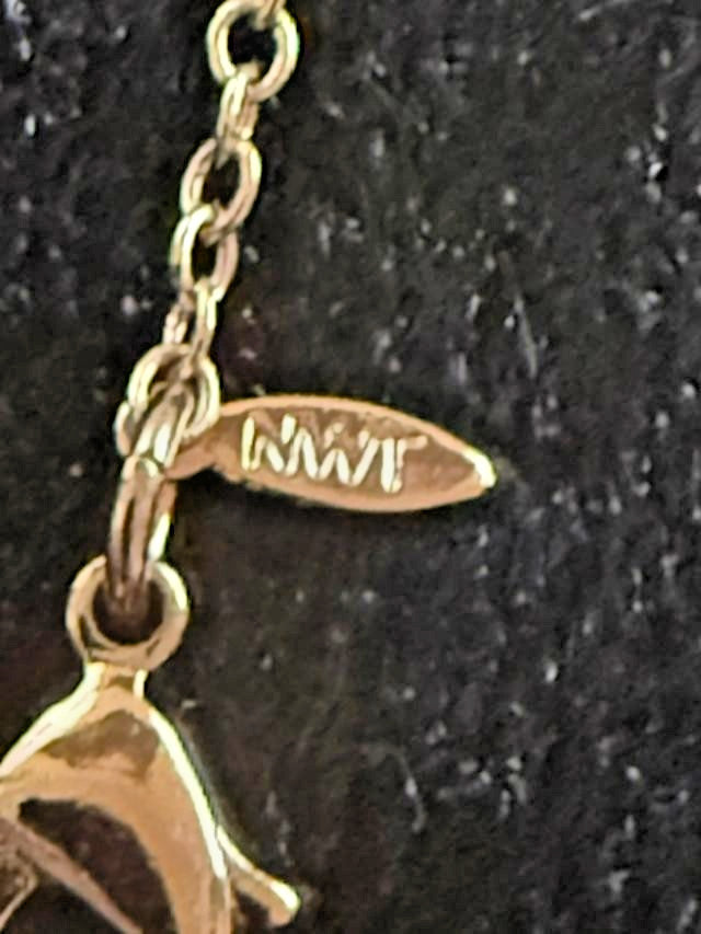 Avon NWT Gold Tone Openwork Teardrop Pendant Necklace 28–31”