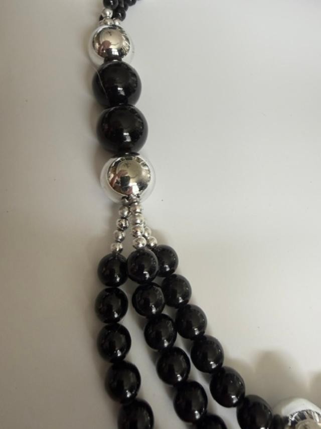 Vintage chunky silver & Black Bead 3 Strd Necklace 22 inches