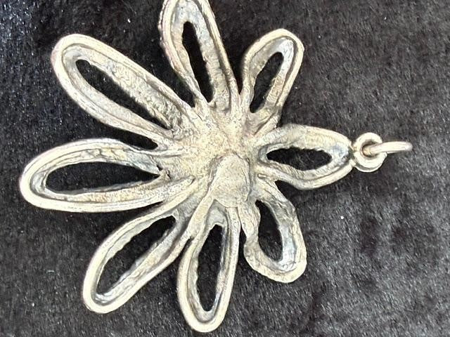 Vintage Antiqued Silver Tone Daisy Flower Pendant Pink Coral Center
