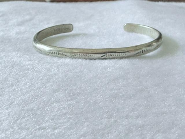 Vintage Southwestern Snake Jaw Stamped Silver Tone Open Cuff Bracelet