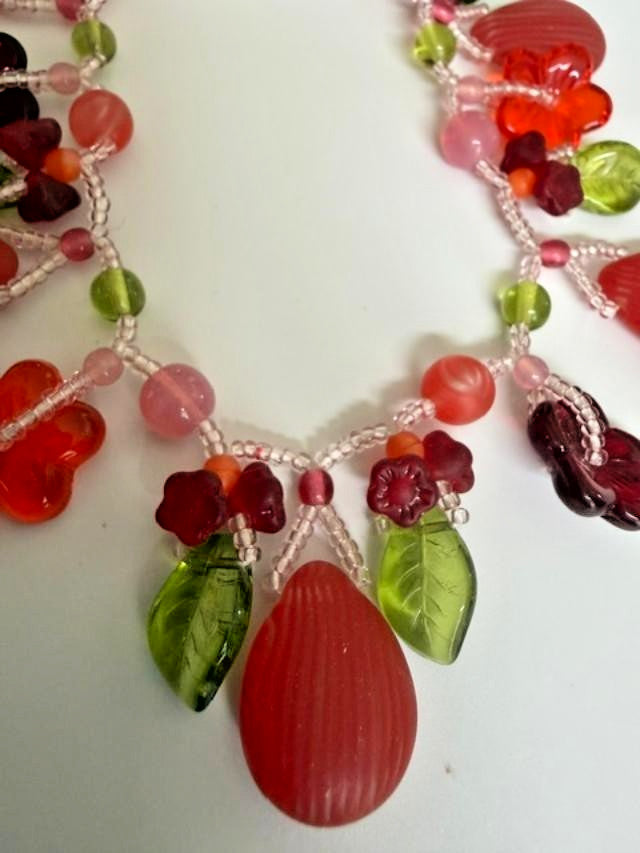 Red Green Floral Beaded Bib Necklace 15" + 3" Extender Lucite Leaves