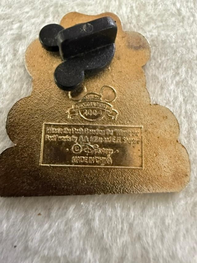 Disney Winnie the Pooh Flower Power Pin Trading Badge 2004