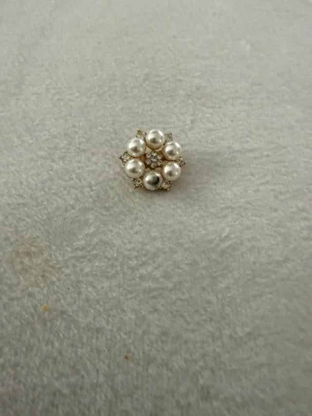 New Never Worn Faux Pearl Rhinestone Floral Cluster Brooch Gold Tone Pin 1 Inch