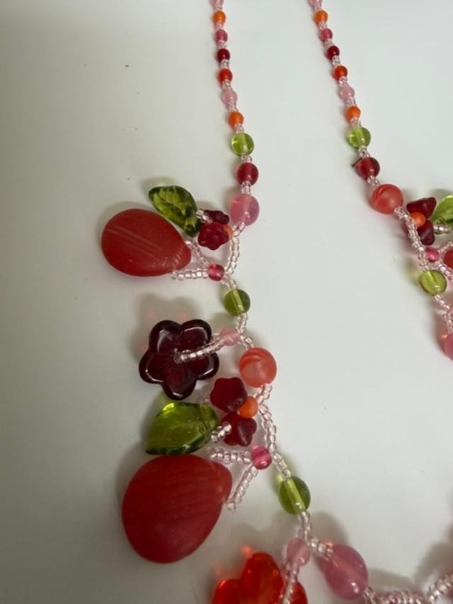 Red Green Floral Beaded Bib Necklace 15" + 3" Extender Lucite Leaves