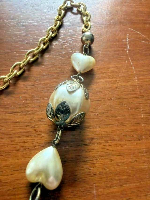 Vintage 32” Faux Pearl Heart Bead Necklace Floral Caps Mixed Tone Chain