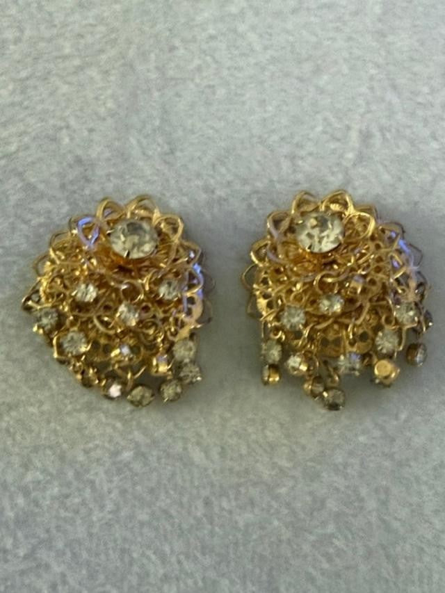 Vintage Gold Tone Filigree Rhinestone Dangle Clip On Earrings