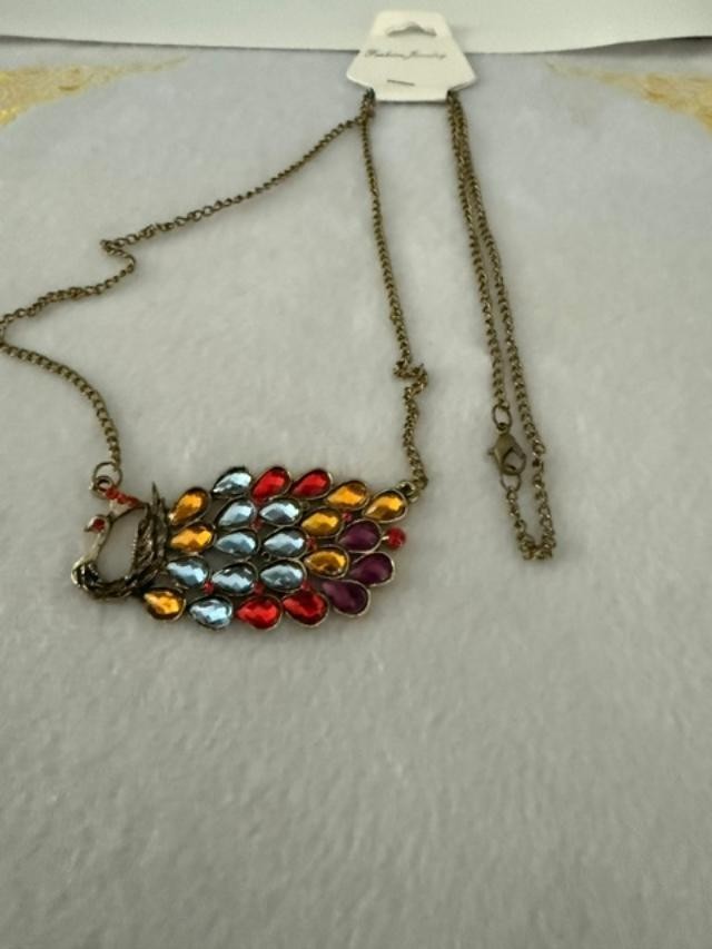 Fashion Jewelry Peacock Pendant Necklace Multicolor Rhinestone Gold Tone Chain