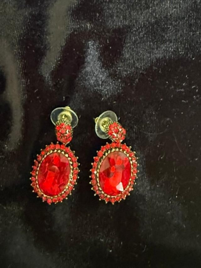Gorgeous Red pierced earrings